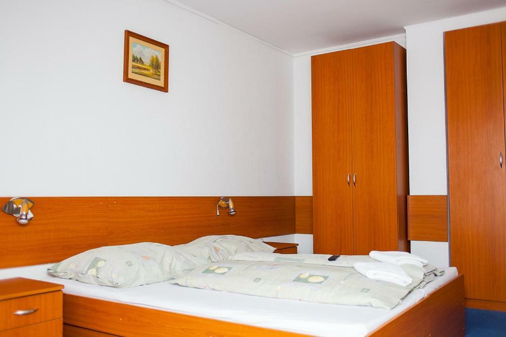 Penzion Centrum Oravsky Biely Potok Bagian luar foto